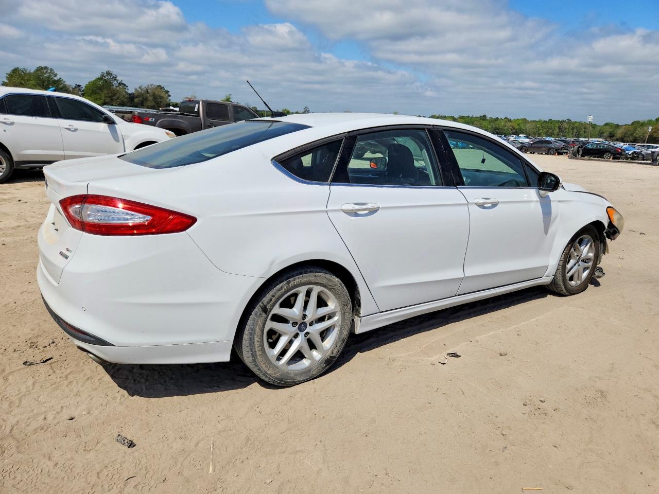 2014 FORD FUSION SE photo 7