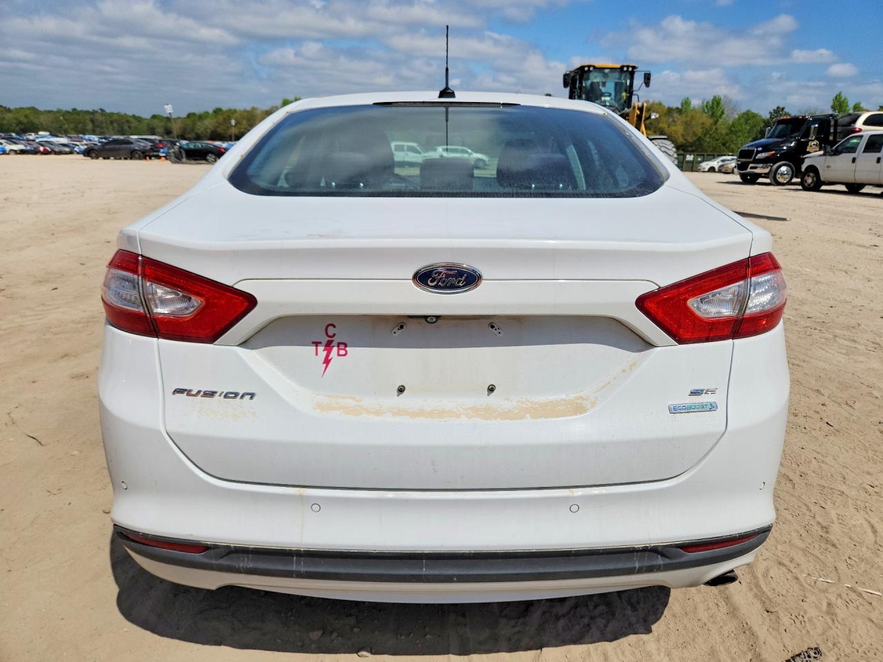 2014 FORD FUSION SE photo 16
