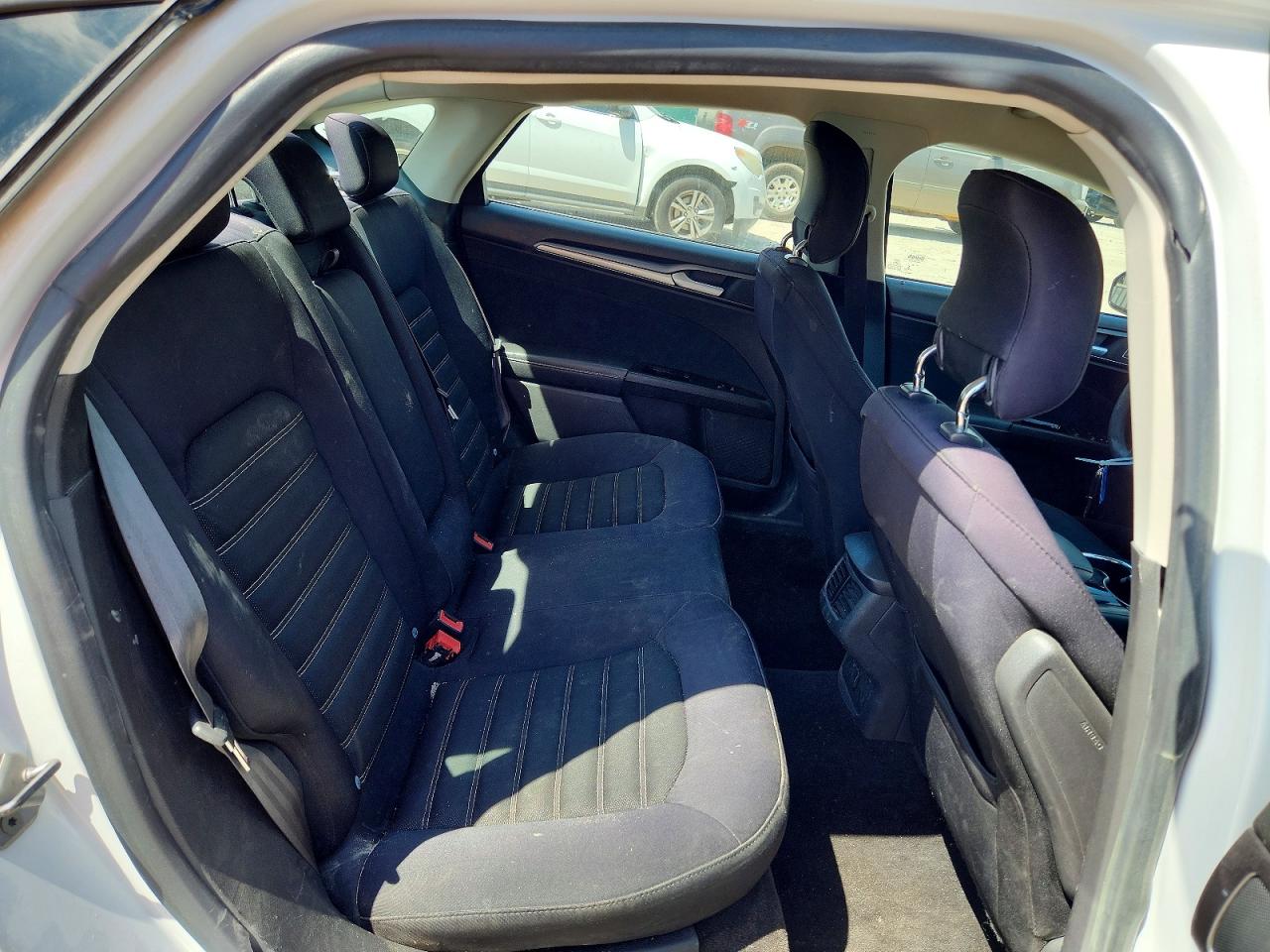 2014 FORD FUSION SE photo 28