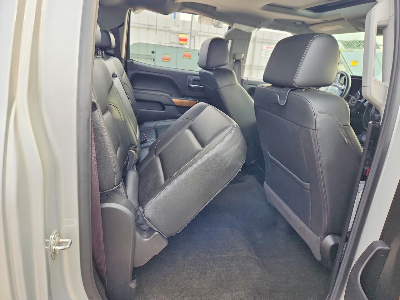 2016 CHEVROLET SILVERADO K2500 HEAVY DUTY LTZ photo 28