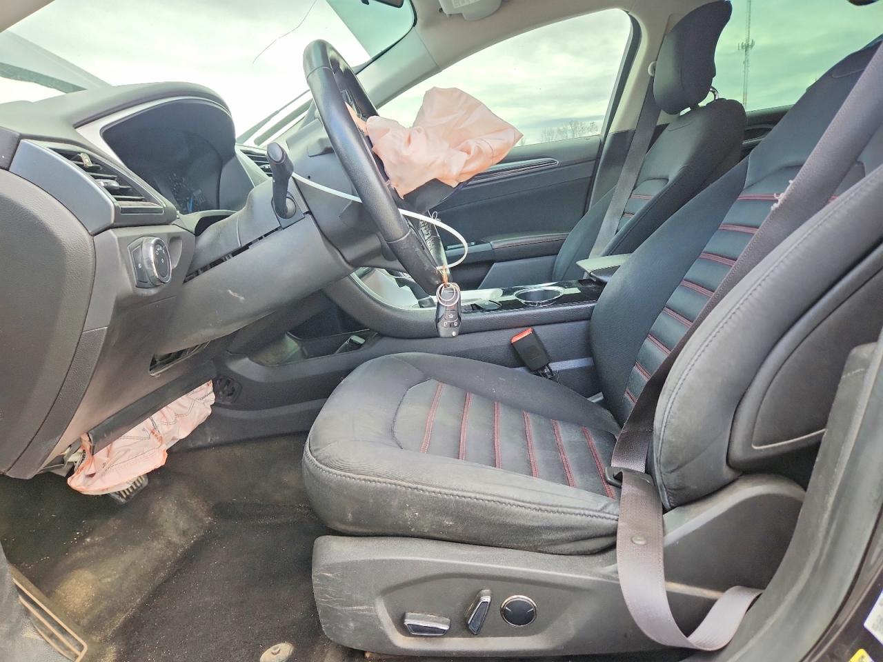 2013 FORD FUSION SE photo 13