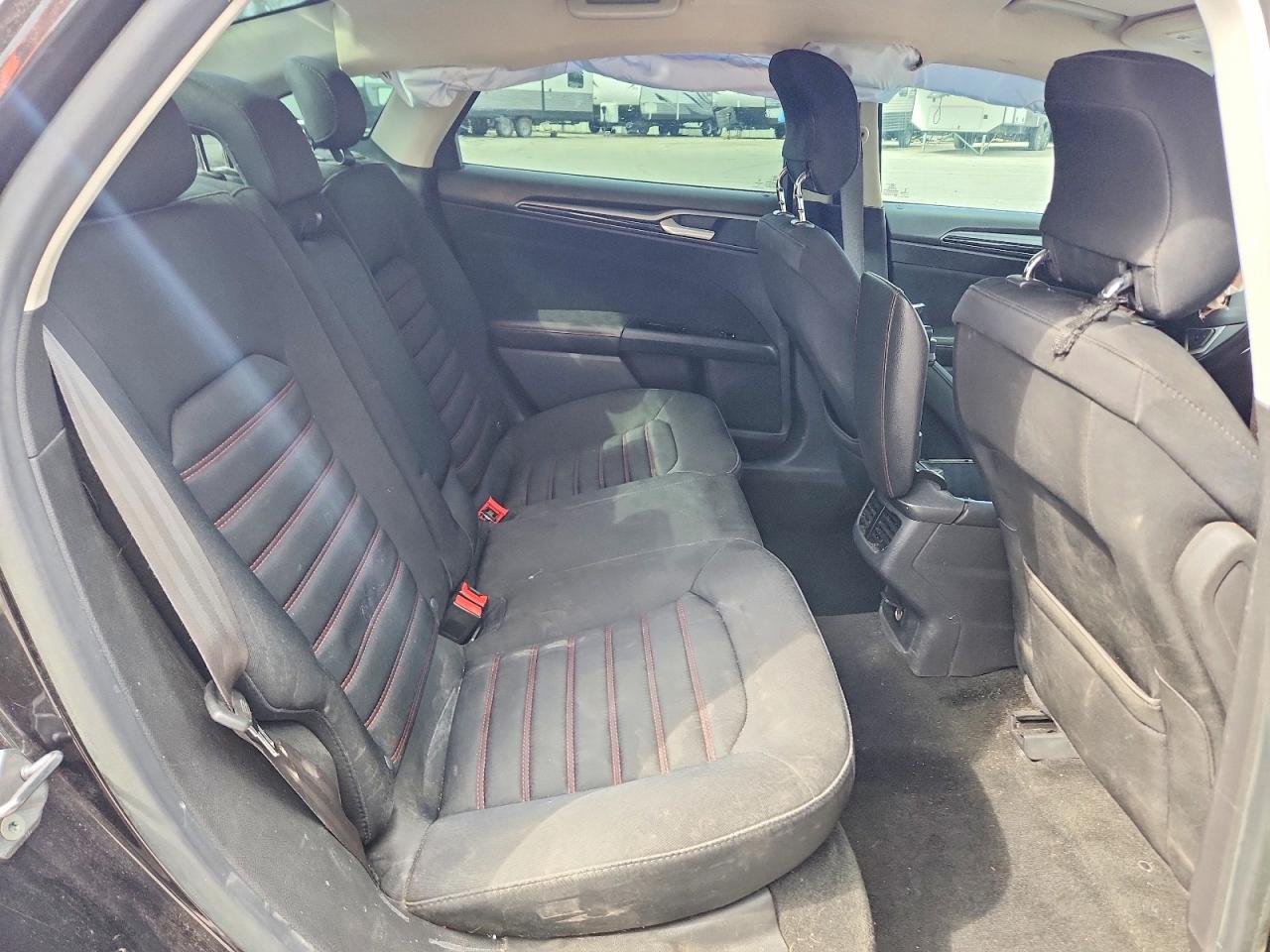 2013 FORD FUSION SE photo 19