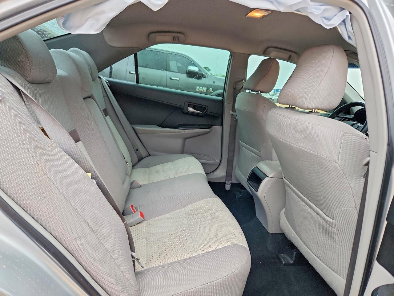 2014 TOYOTA CAMRY LE photo 19