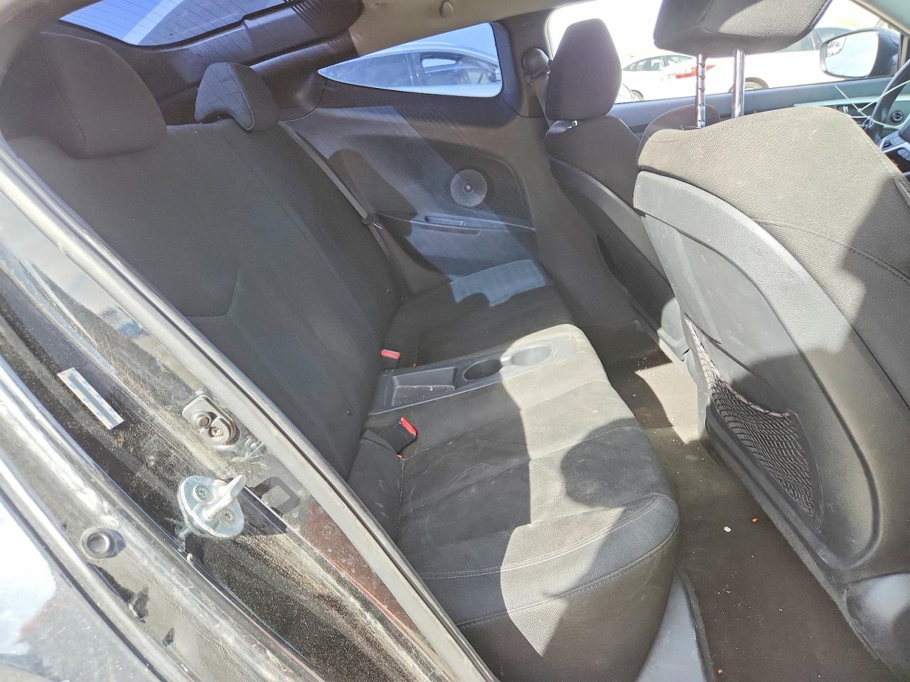 2015 HYUNDAI VELOSTER BASE photo 28