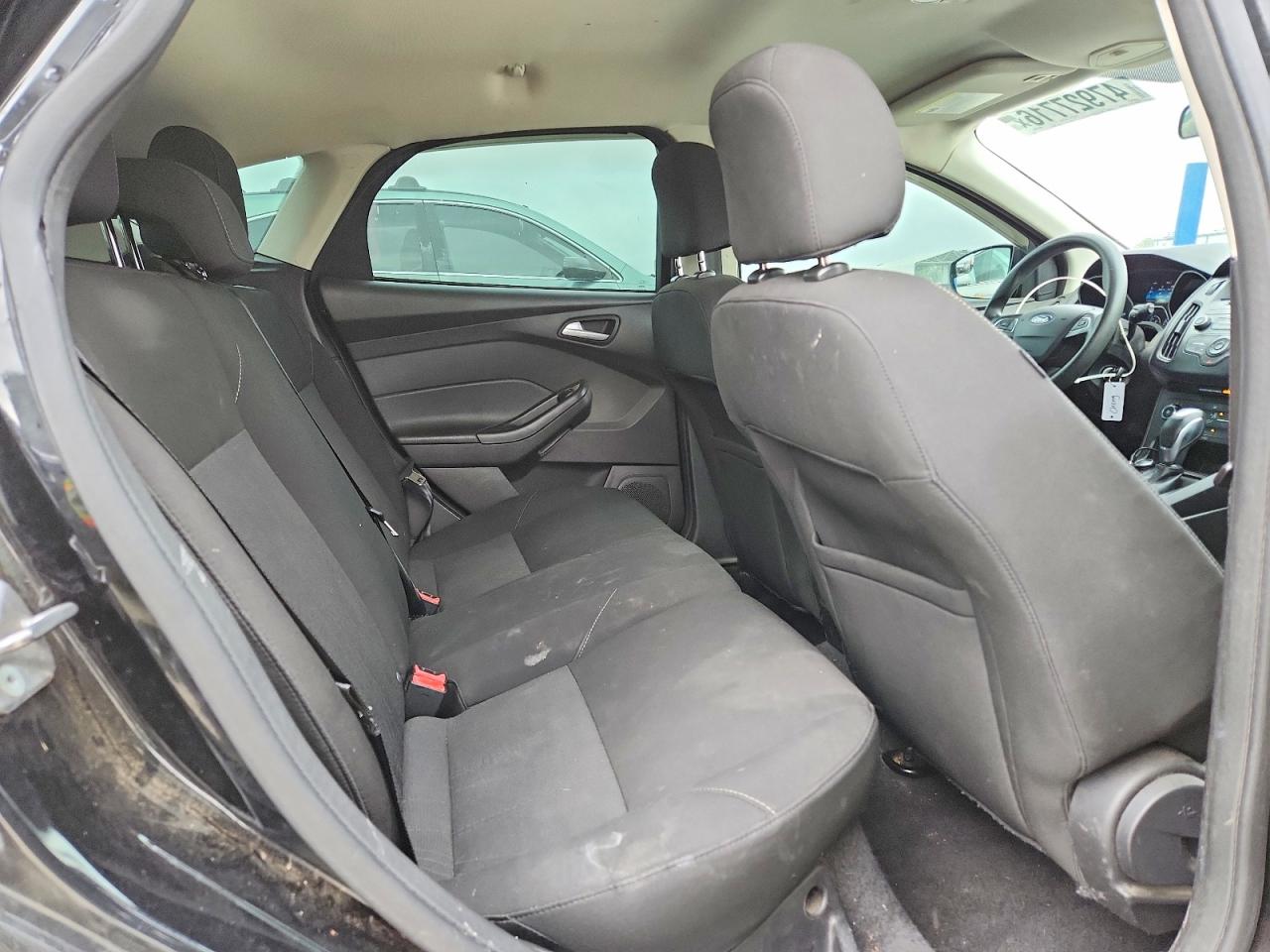 2015 FORD FOCUS SE photo 19