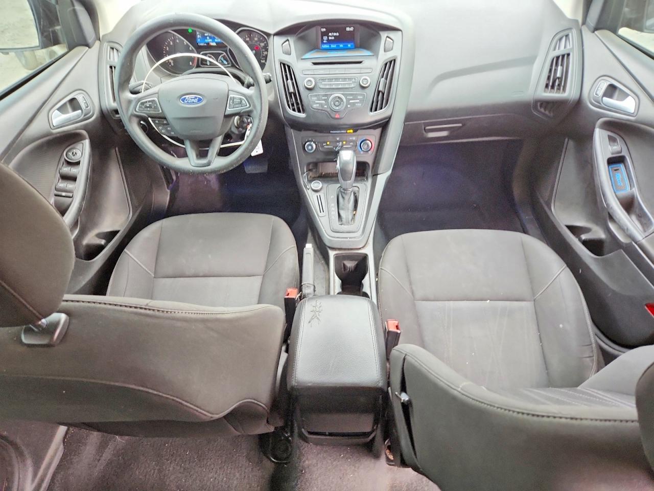 2015 FORD FOCUS SE photo 15