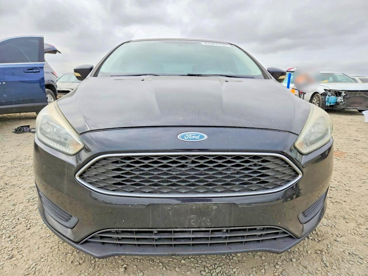 2015 FORD FOCUS SE photo 9