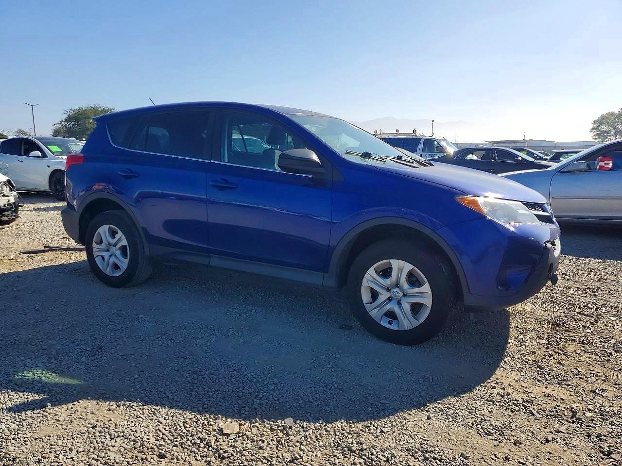 2015 TOYOTA RAV4 LE photo 7