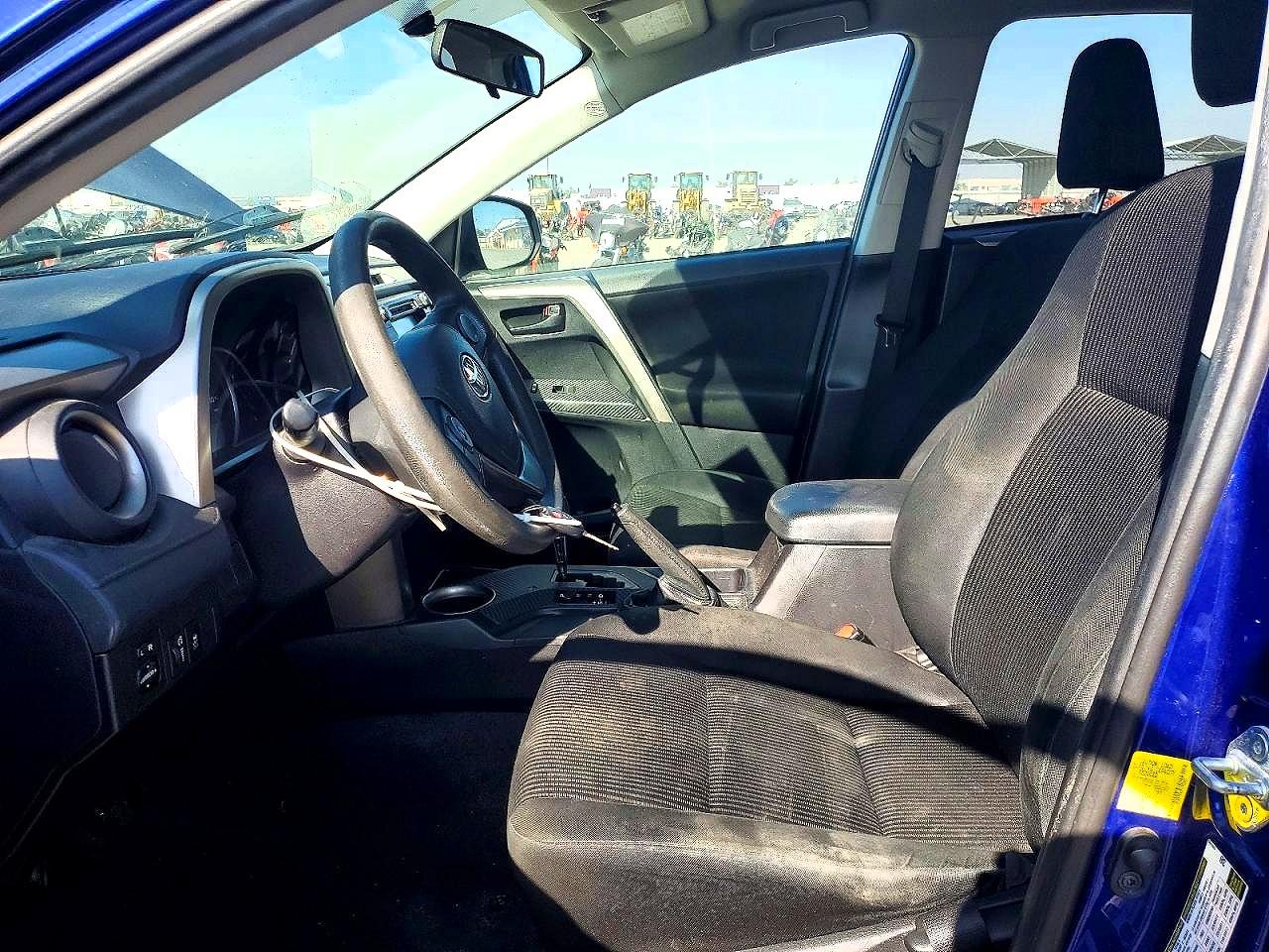 2015 TOYOTA RAV4 LE photo 13