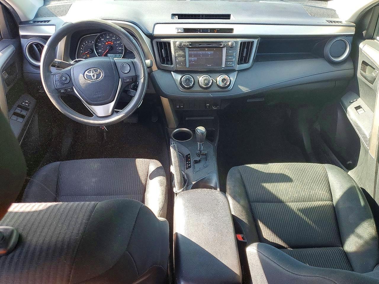 2015 TOYOTA RAV4 LE photo 16