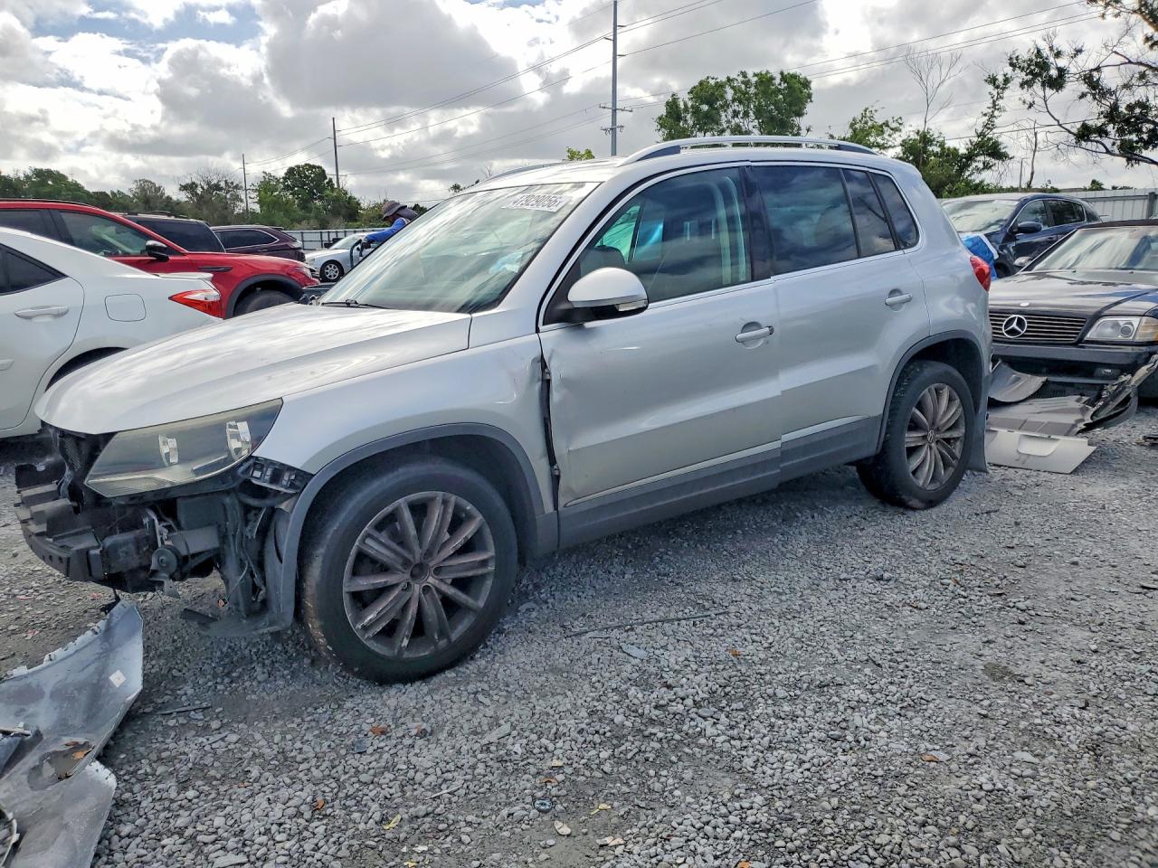 2012 VOLKSWAGEN TIGUAN
