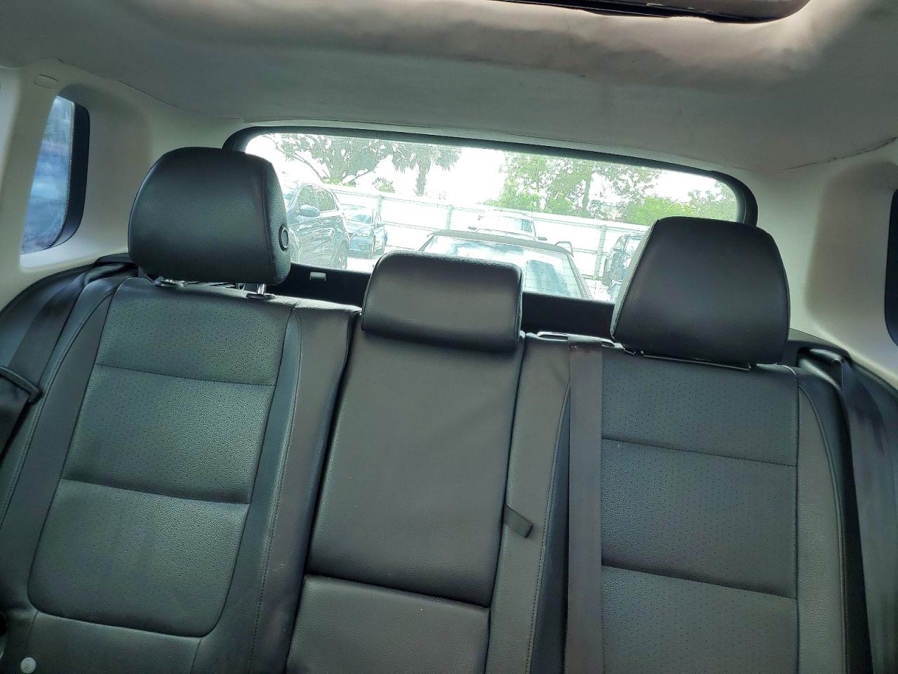 2012 VOLKSWAGEN TIGUAN S photo 10