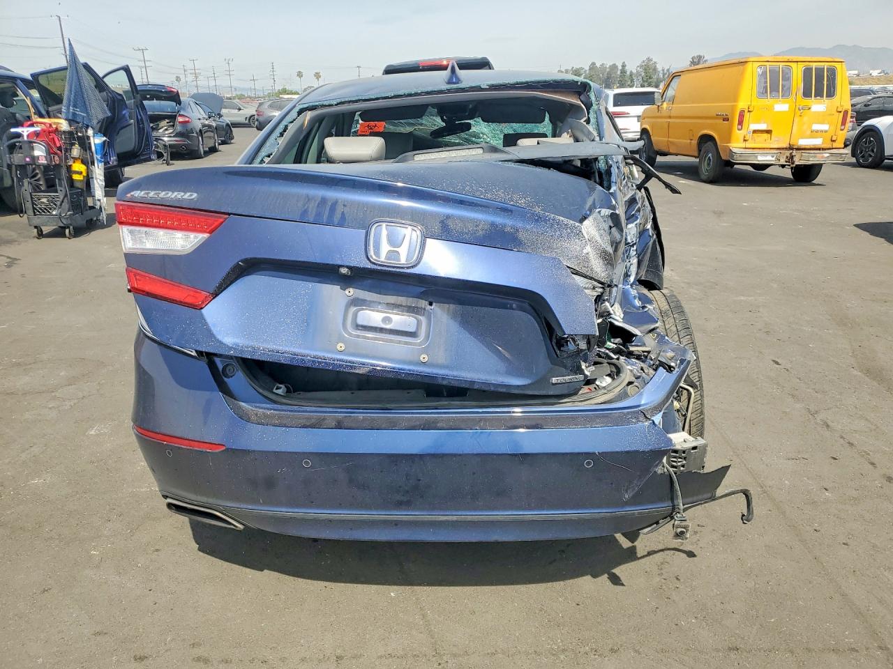 2018 HONDA ACCORD TOURING photo 11