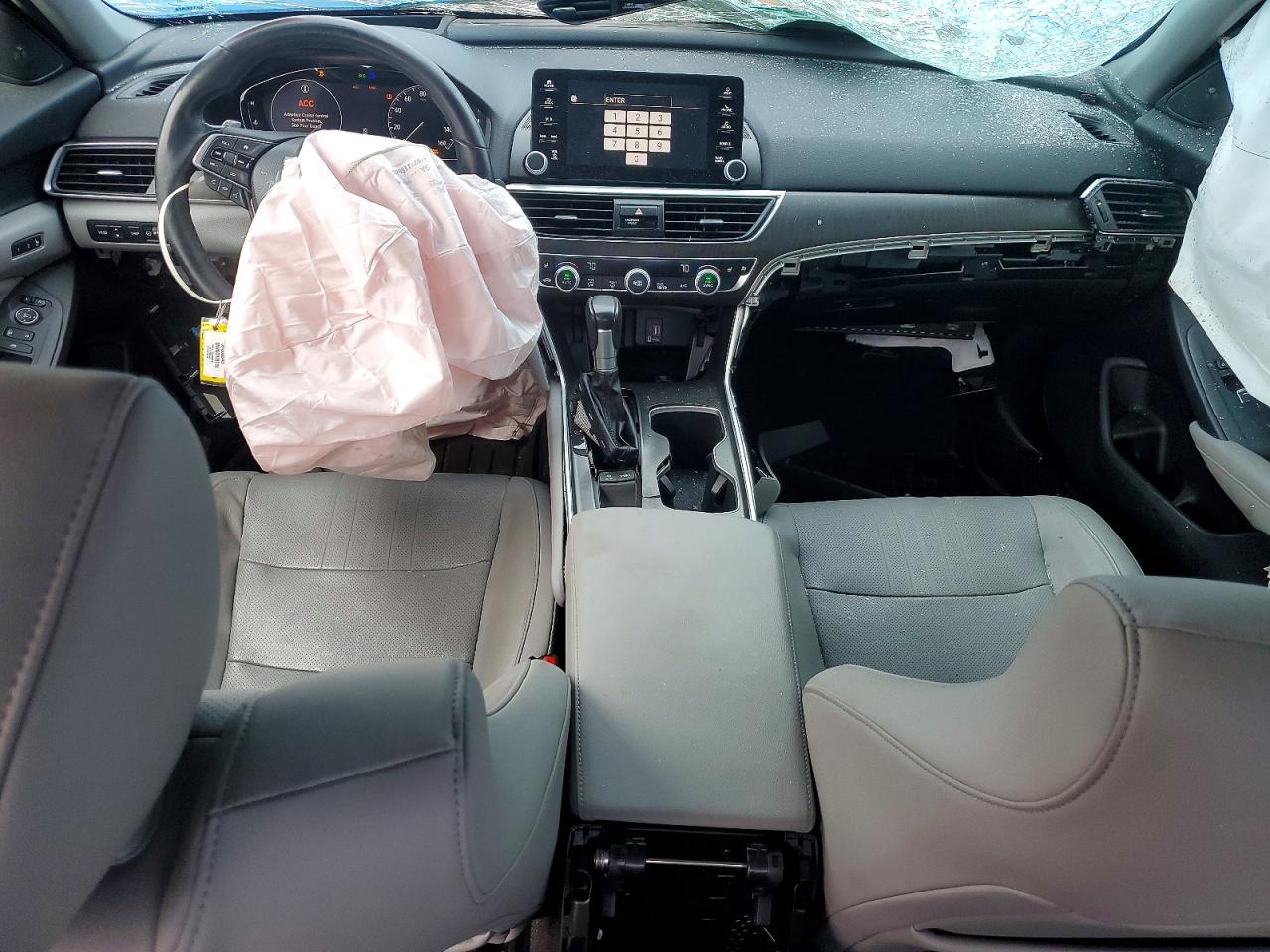 2018 HONDA ACCORD TOURING photo 15