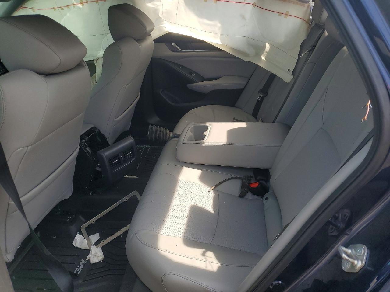 2018 HONDA ACCORD TOURING photo 19