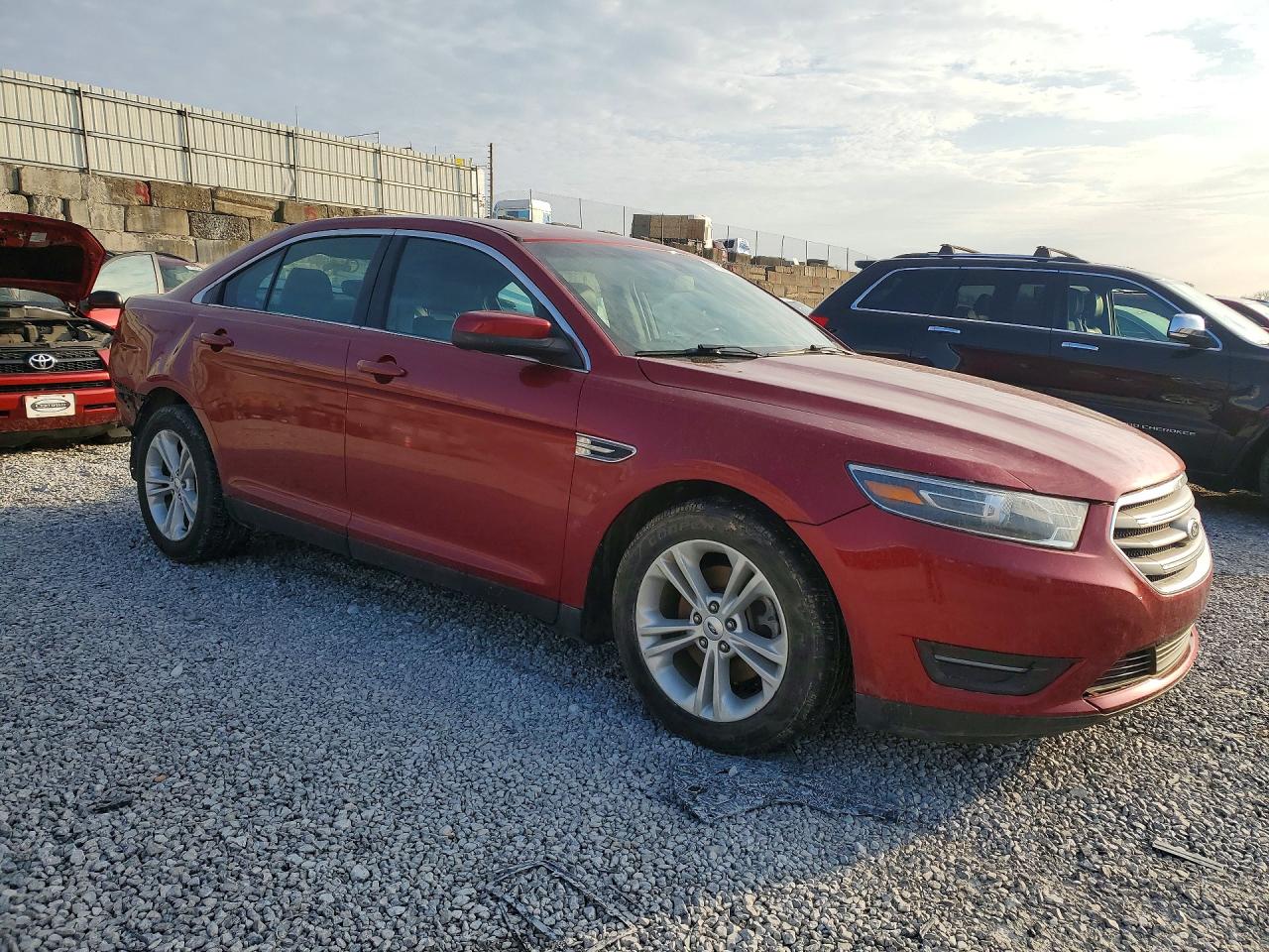 2014 FORD TAURUS SEL photo 10