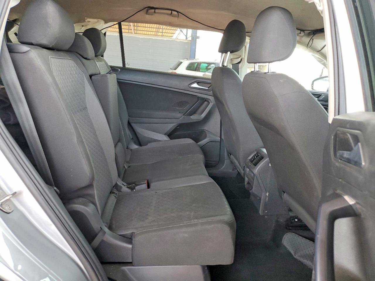 2021 VOLKSWAGEN TIGUAN S photo 11
