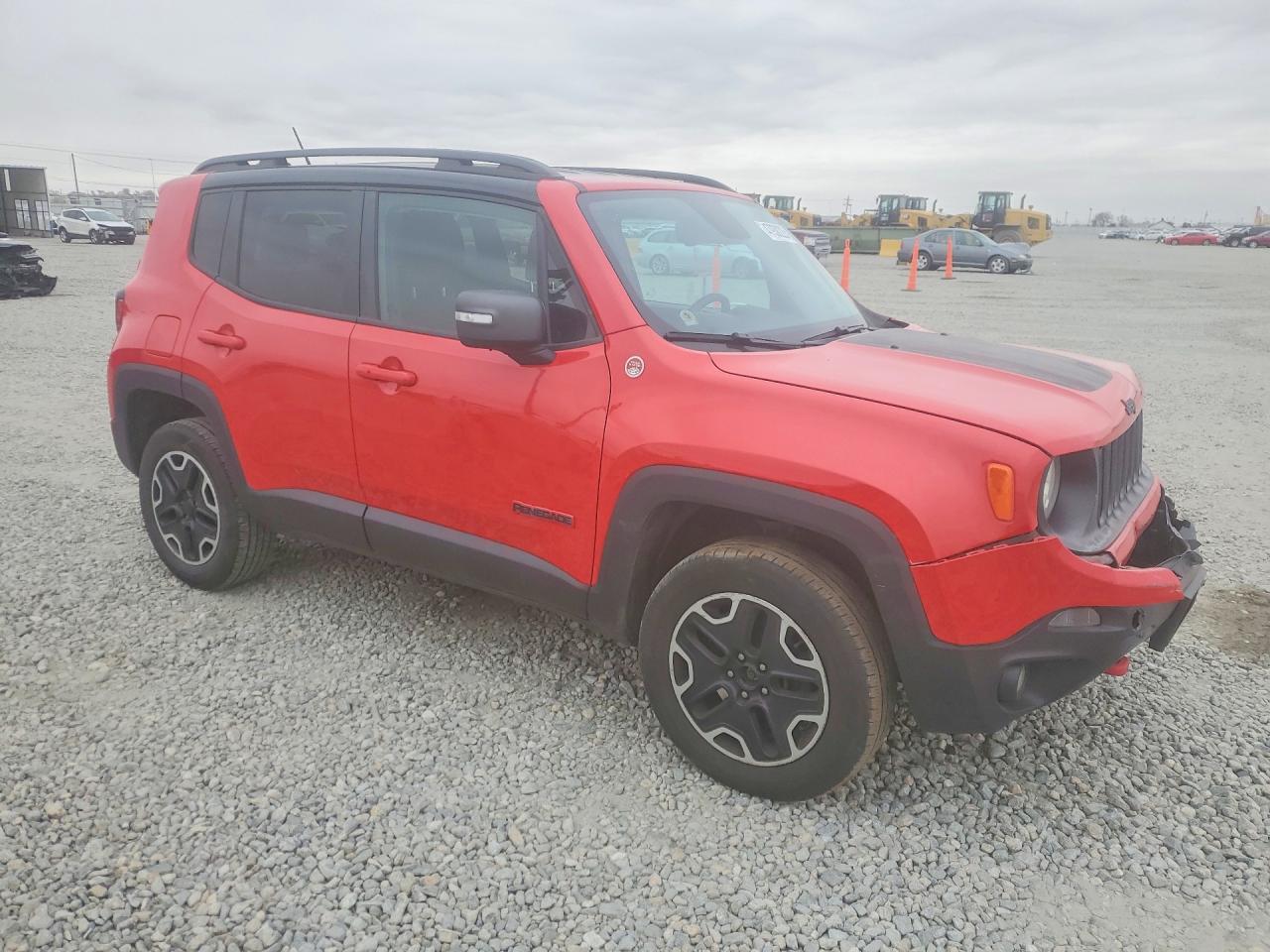 2017 JEEP RENEGADE TRAILHAWK photo 4
