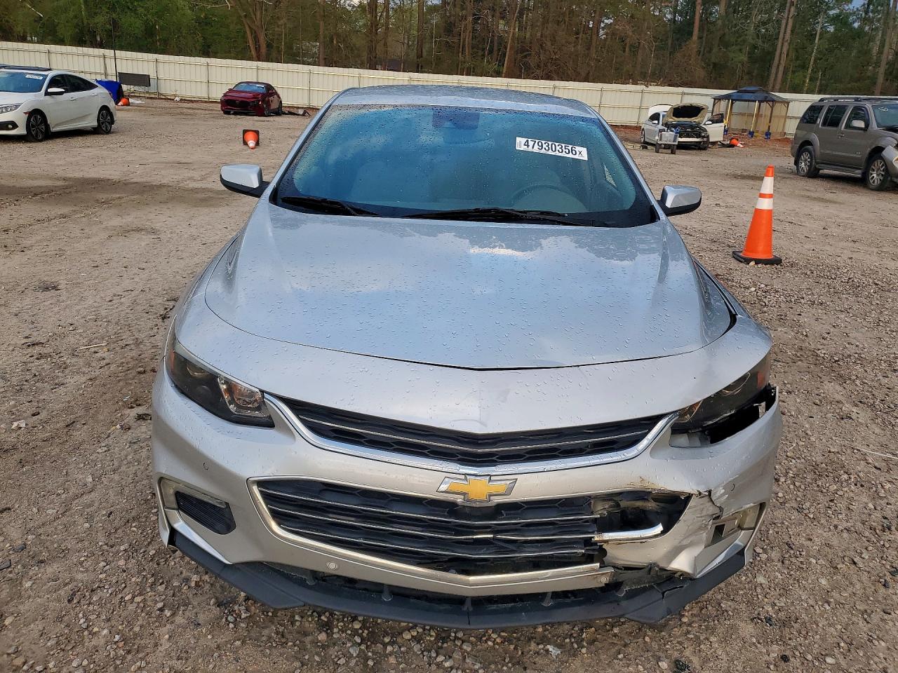 2017 CHEVROLET MALIBU LT photo 5