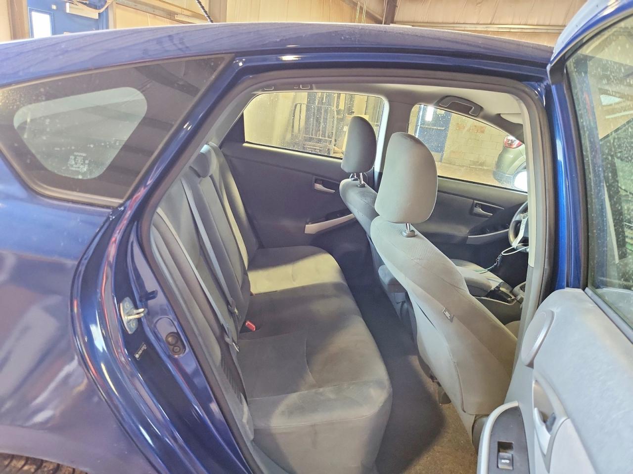 2010 TOYOTA PRIUS III photo 19