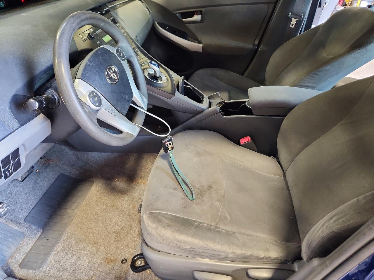 2010 TOYOTA PRIUS III photo 13