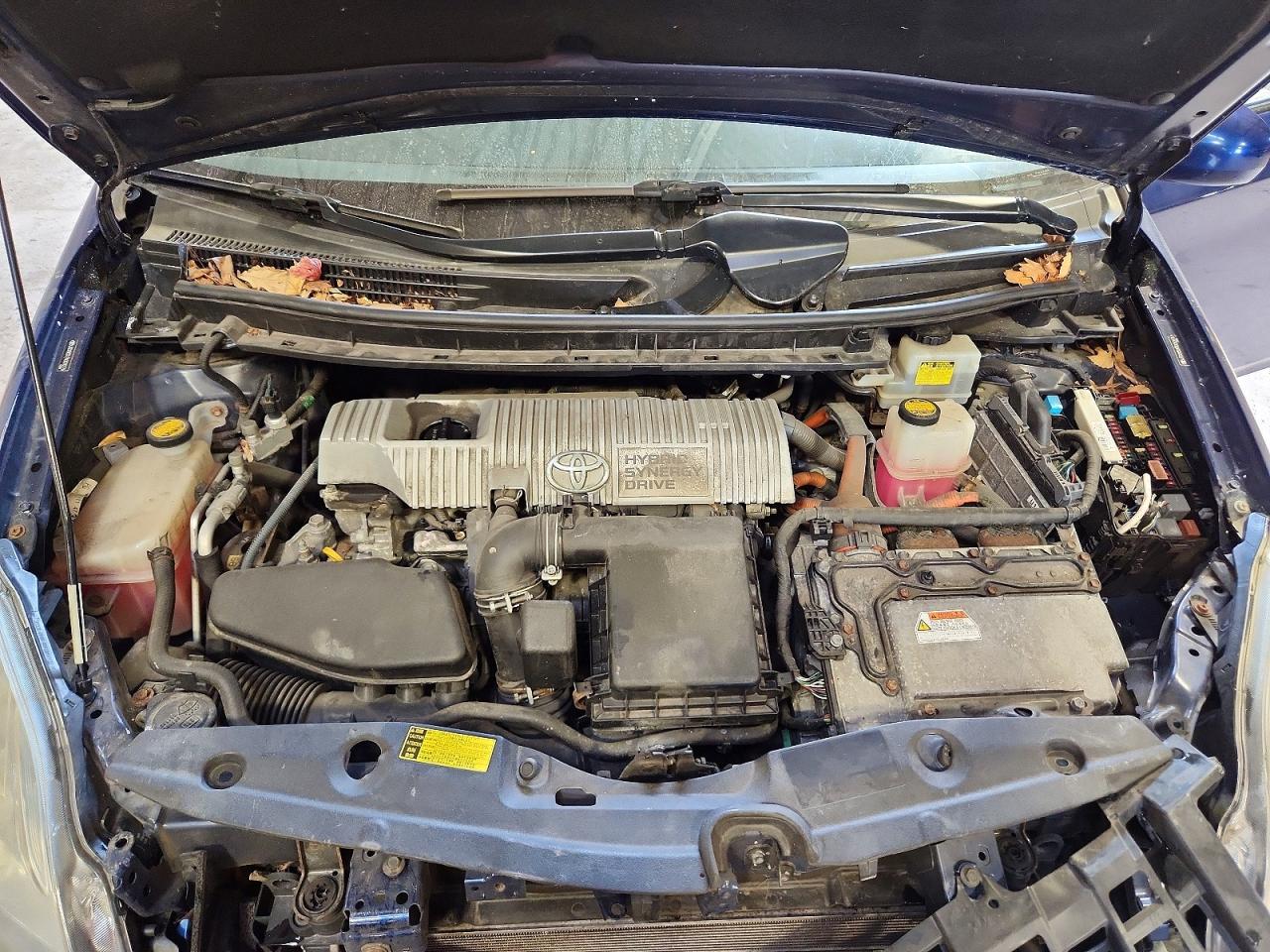2010 TOYOTA PRIUS III photo 21