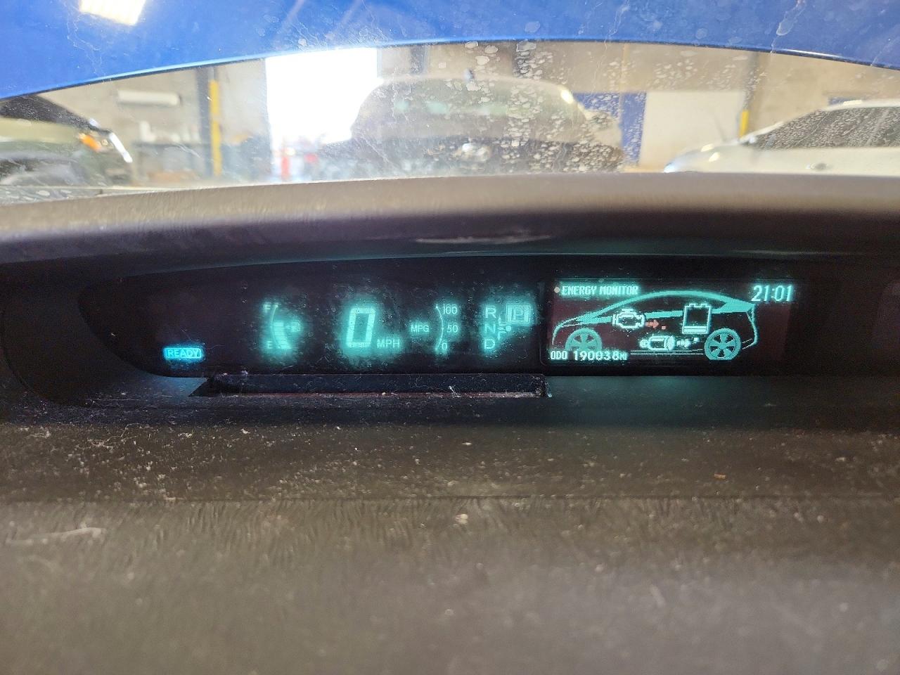 2010 TOYOTA PRIUS III photo 17