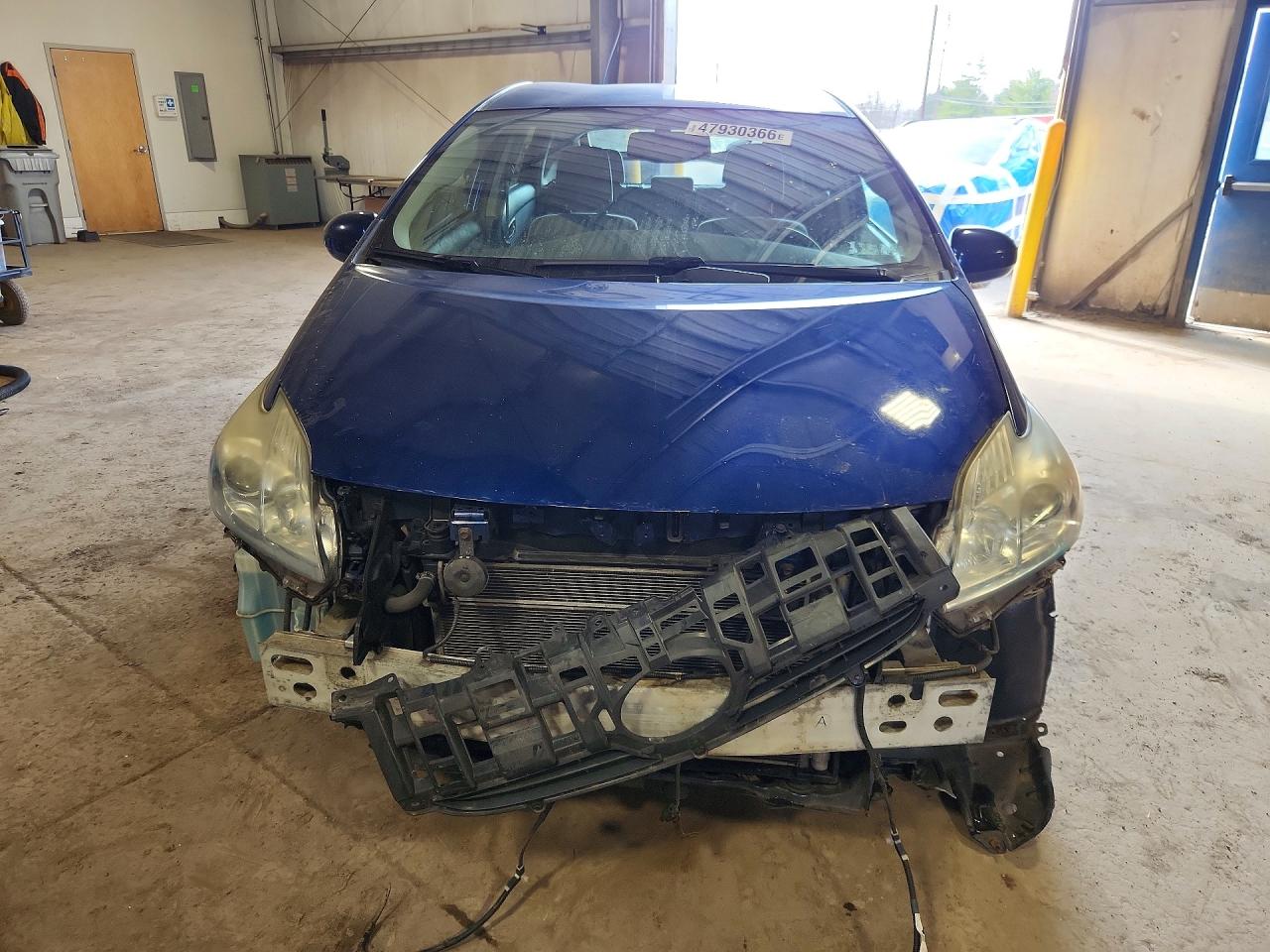 2010 TOYOTA PRIUS III photo 9