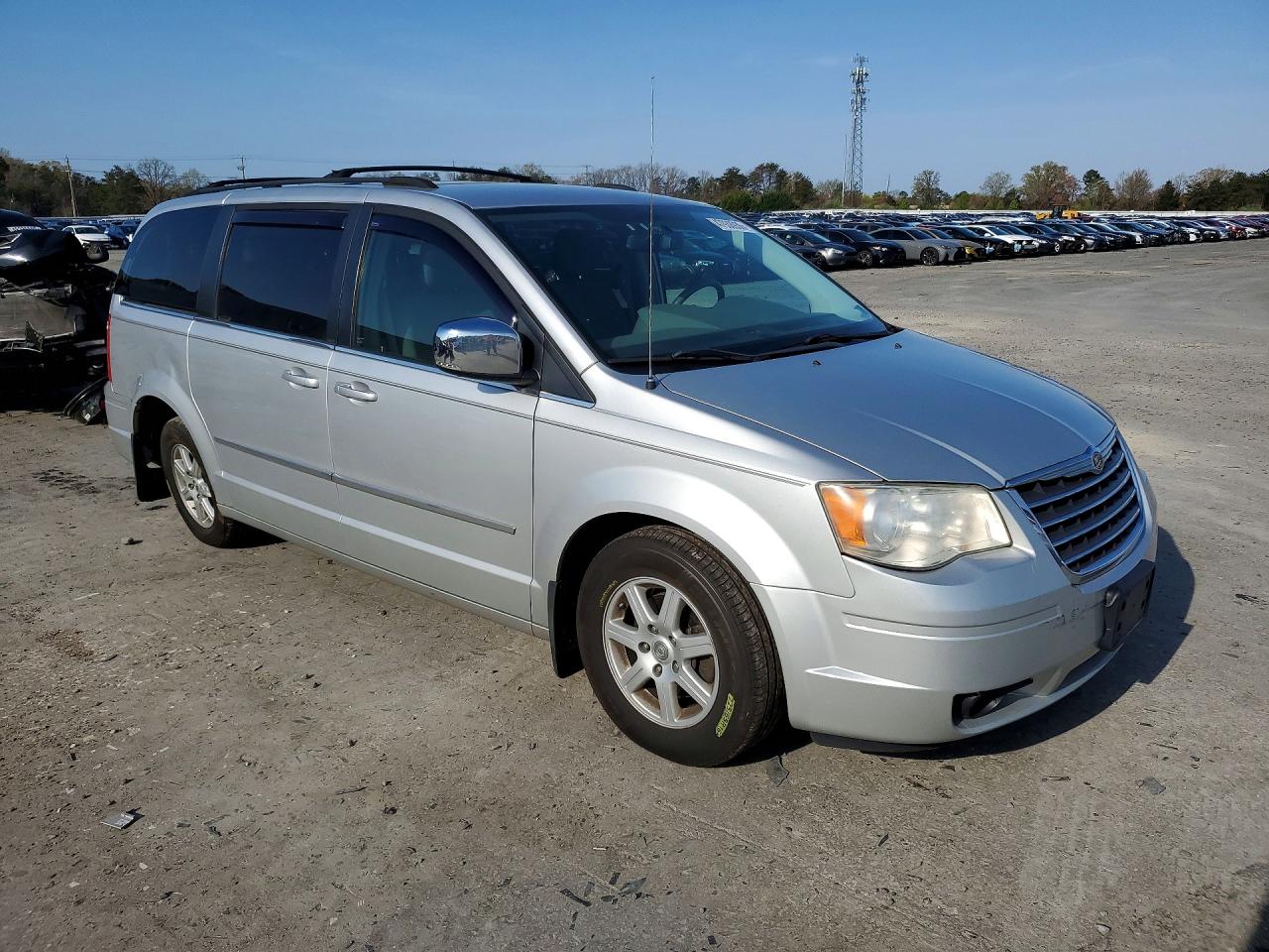 2010 CHRYSLER TOWN & COUNTRY TOURING photo 7