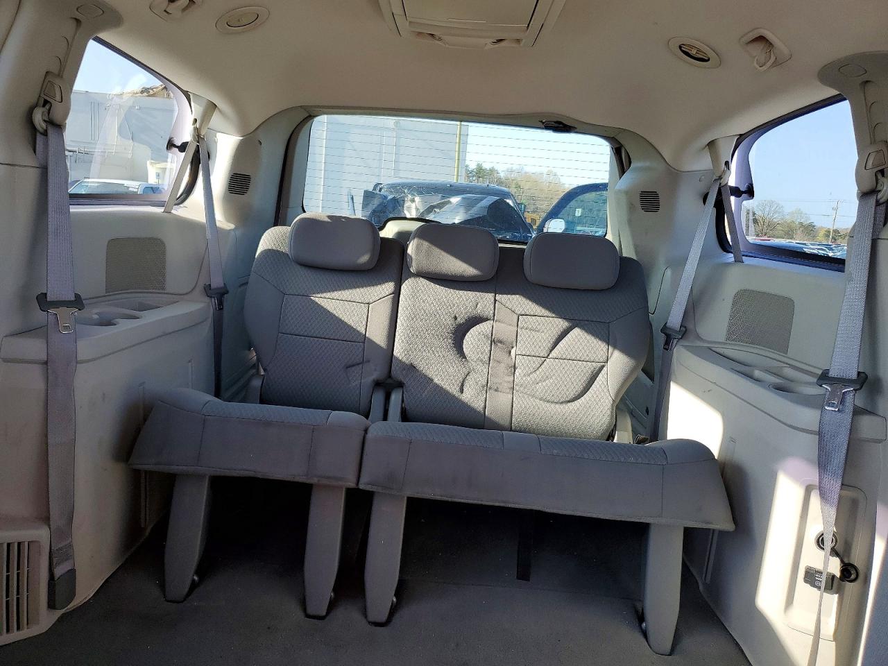 2010 CHRYSLER TOWN & COUNTRY TOURING photo 19