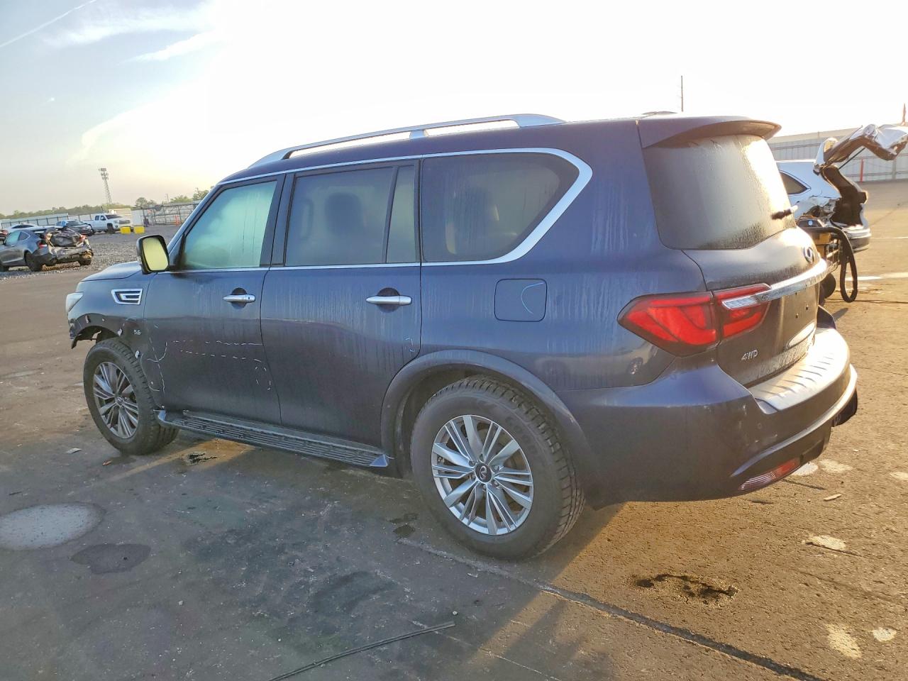 2020 INFINITI QX80 LUXE photo 3