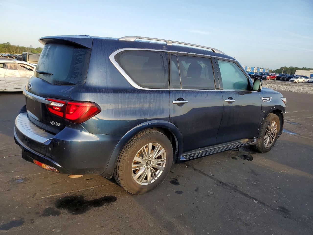 2020 INFINITI QX80 LUXE photo 5