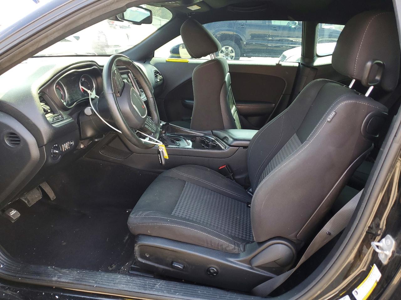 2016 DODGE CHALLENGER SXT photo 7
