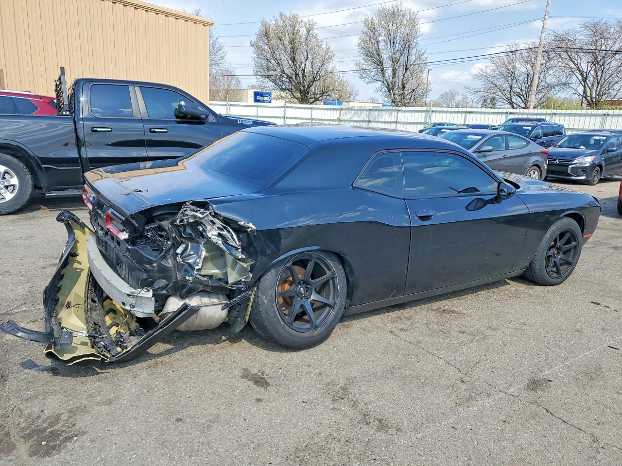 2016 DODGE CHALLENGER SXT photo 3