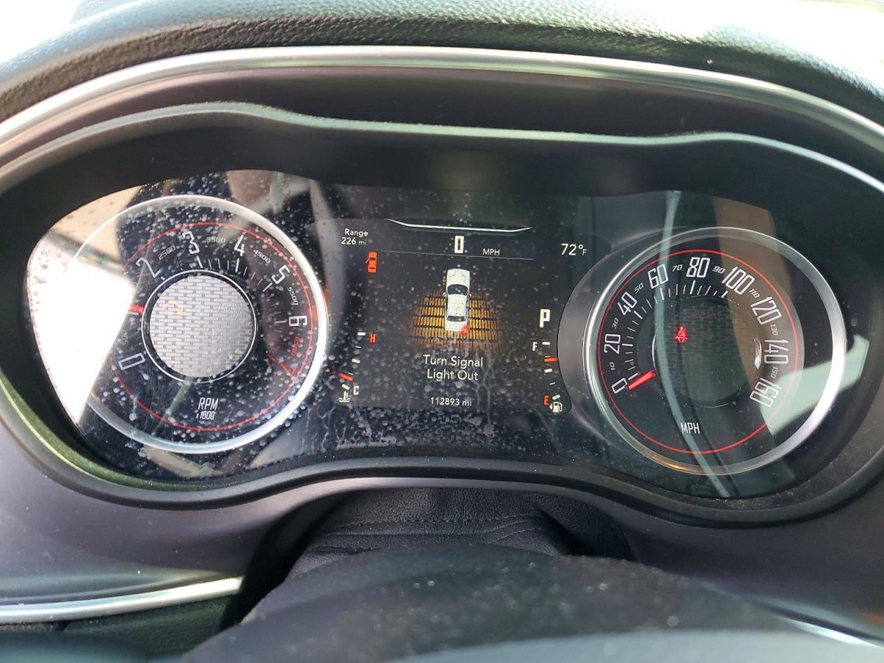 2016 DODGE CHALLENGER SXT photo 9