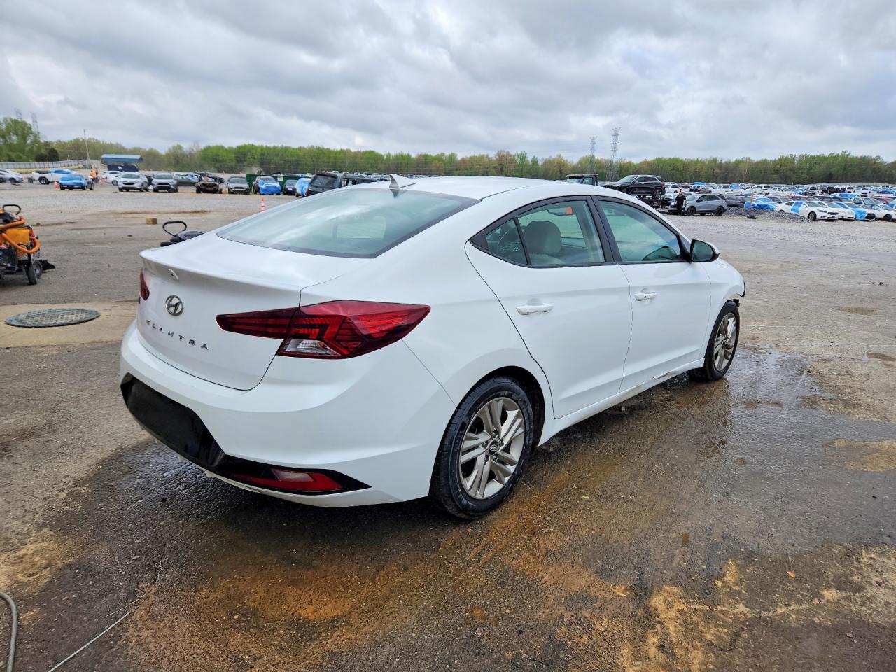2019 HYUNDAI ELANTRA VALUE EDITION photo 3