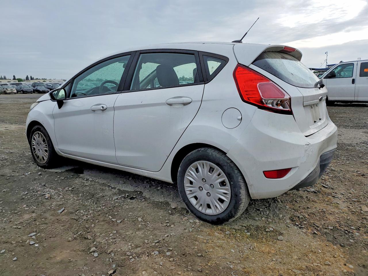2015 FORD FIESTA S photo 3