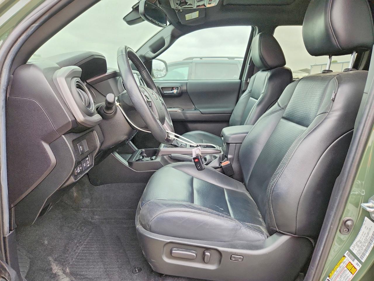 2022 TOYOTA TACOMA TRD OFF-ROAD photo 13