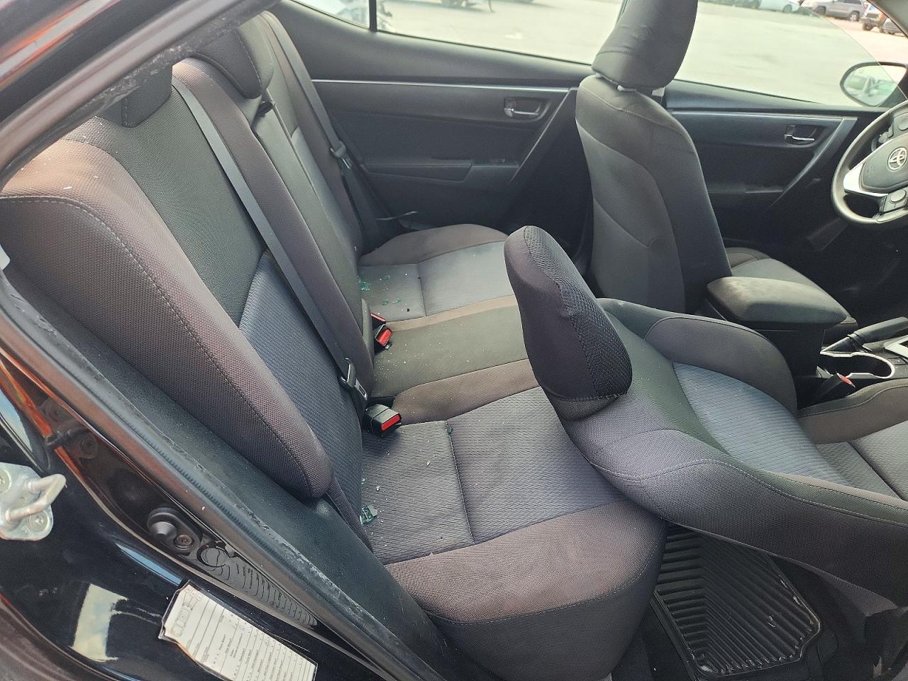2017 TOYOTA COROLLA LE photo 10