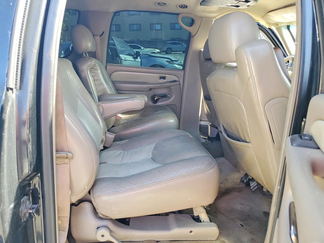 2004 GMC YUKON XL DENALI photo 21