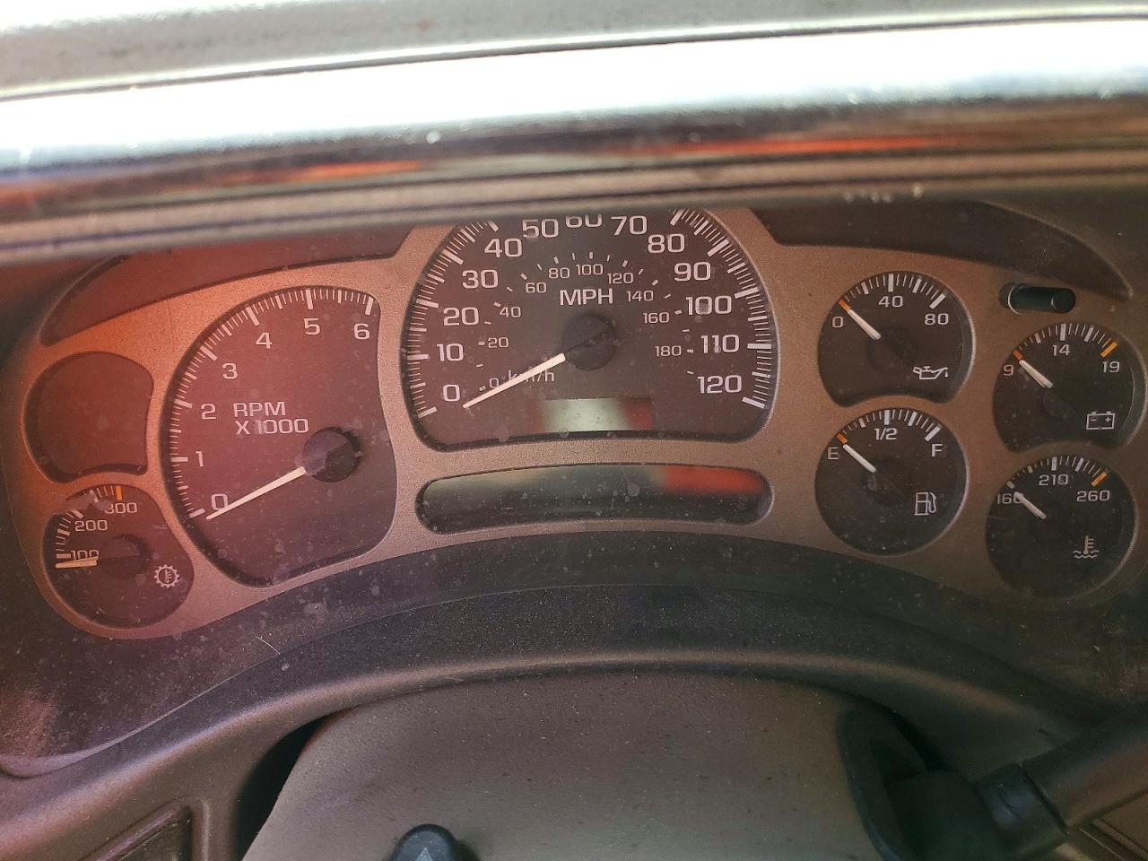 2004 GMC YUKON XL DENALI photo 17