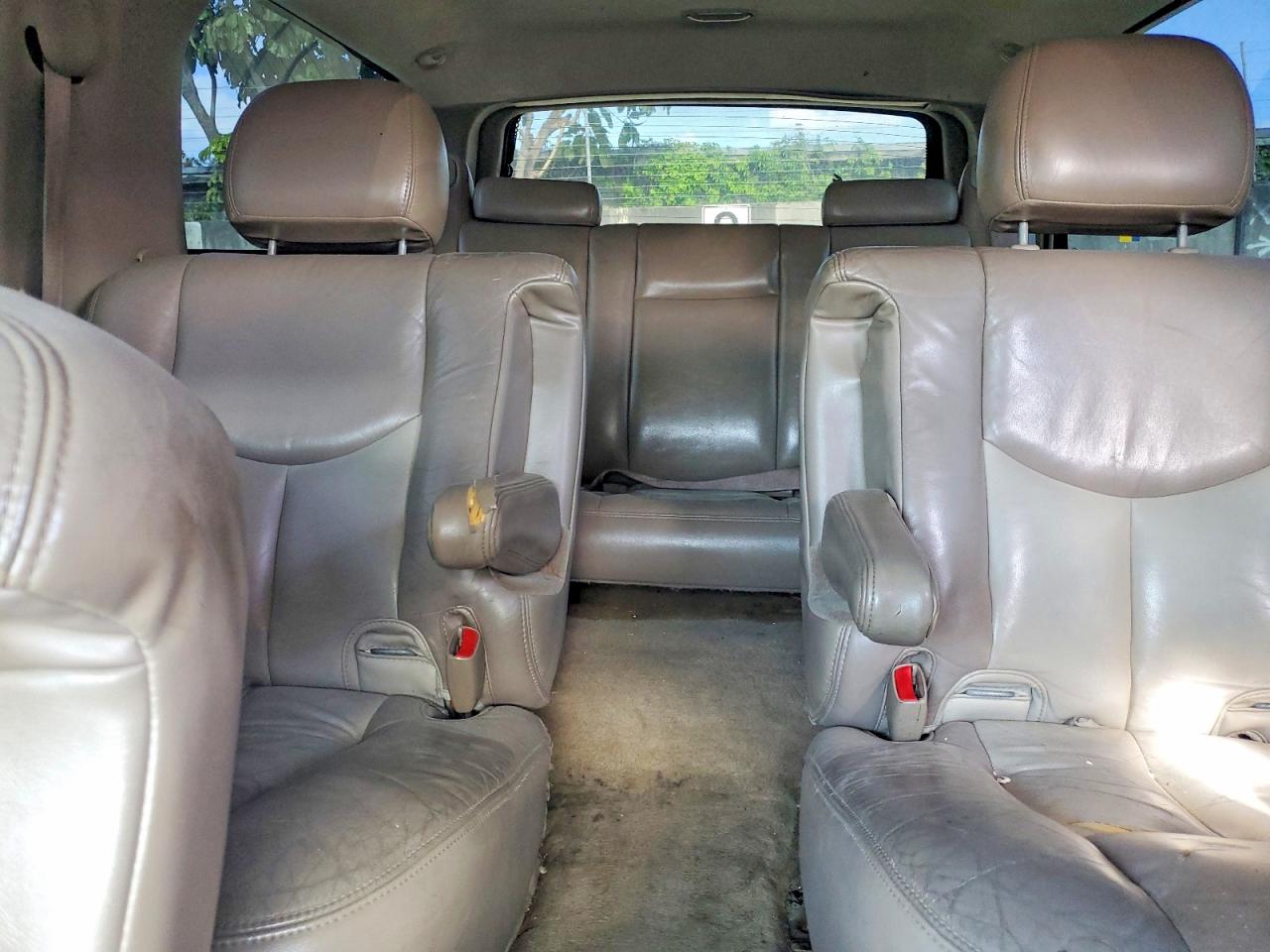 2004 GMC YUKON XL DENALI photo 19