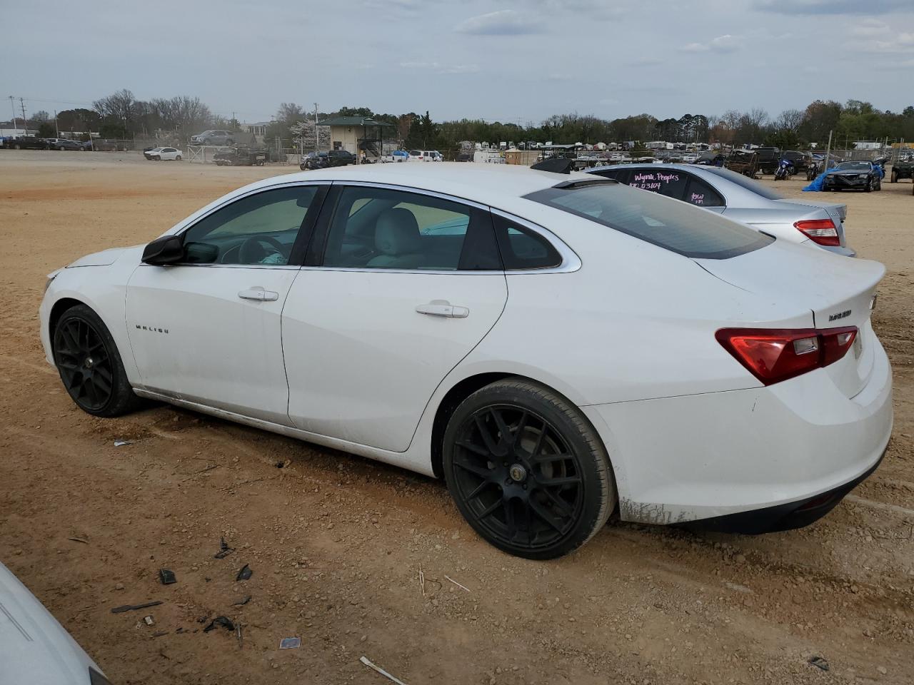 2017 CHEVROLET MALIBU L photo 3