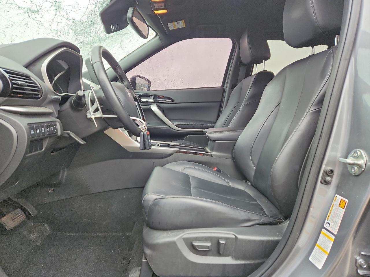 2022 MITSUBISHI ECLIPSE CROSS SE photo 19
