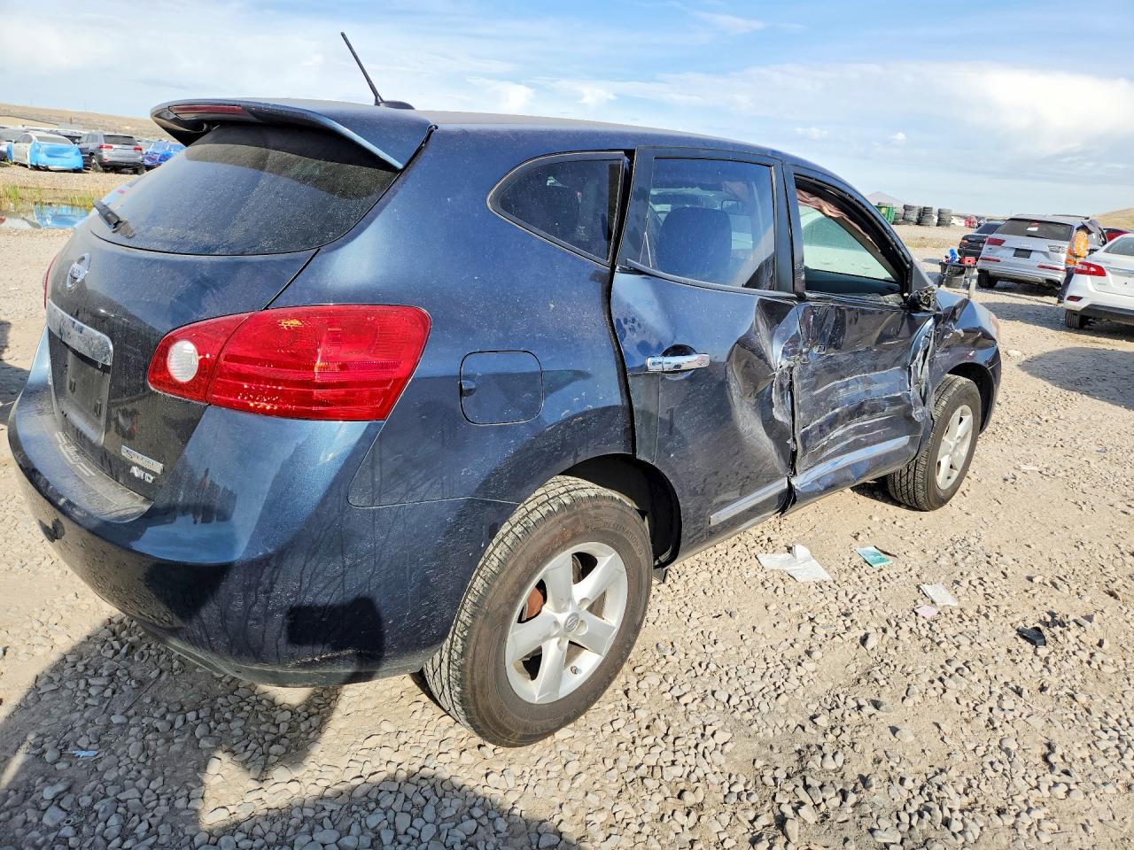 2013 NISSAN ROGUE S photo 5