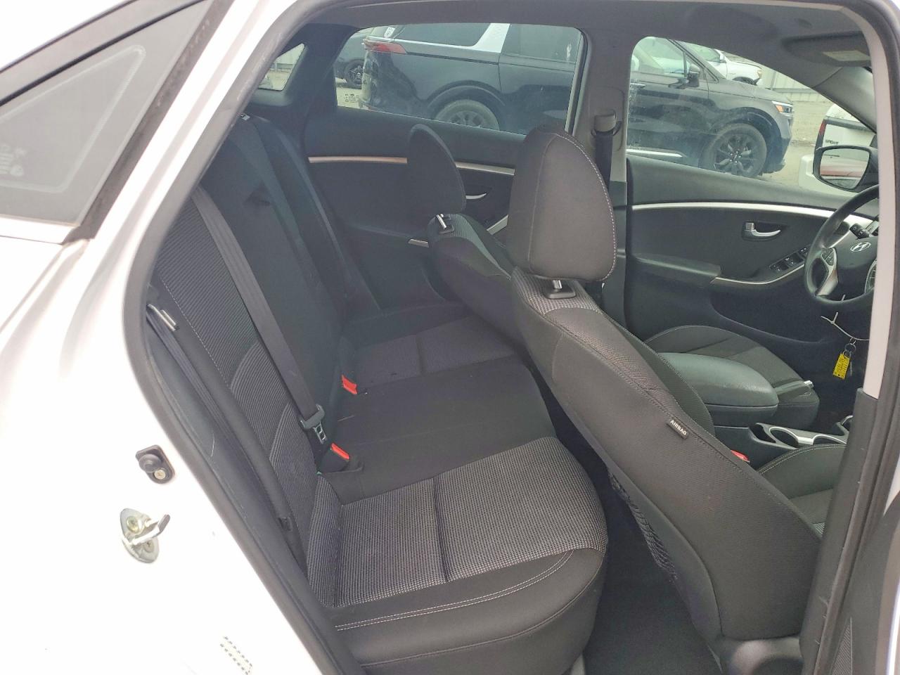 2016 HYUNDAI ELANTRA GT BASE photo 19
