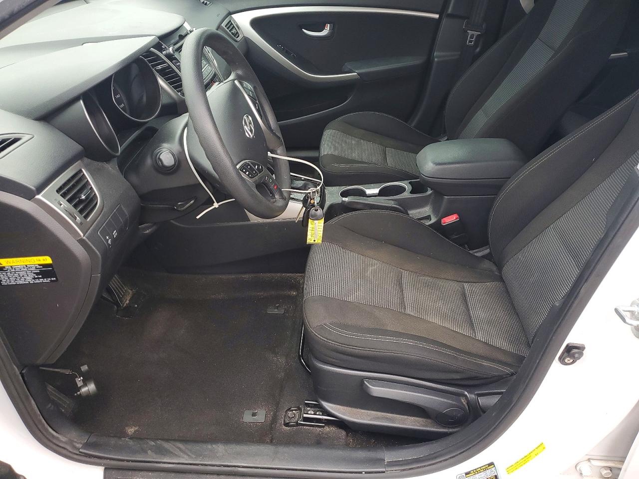 2016 HYUNDAI ELANTRA GT BASE photo 13