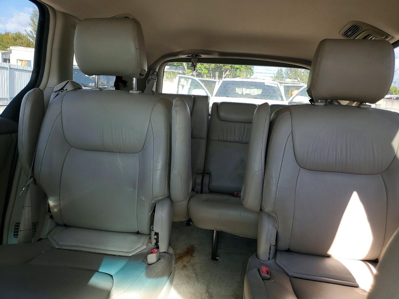 2007 TOYOTA SIENNA LE 7-PASSENGER photo 19