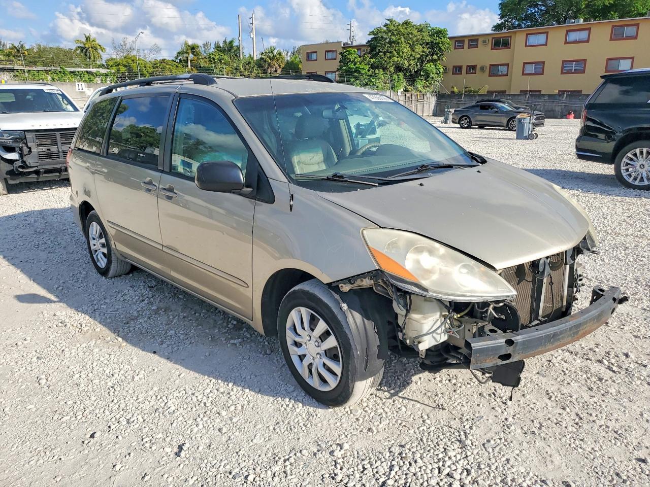 2007 TOYOTA SIENNA LE 7-PASSENGER photo 7