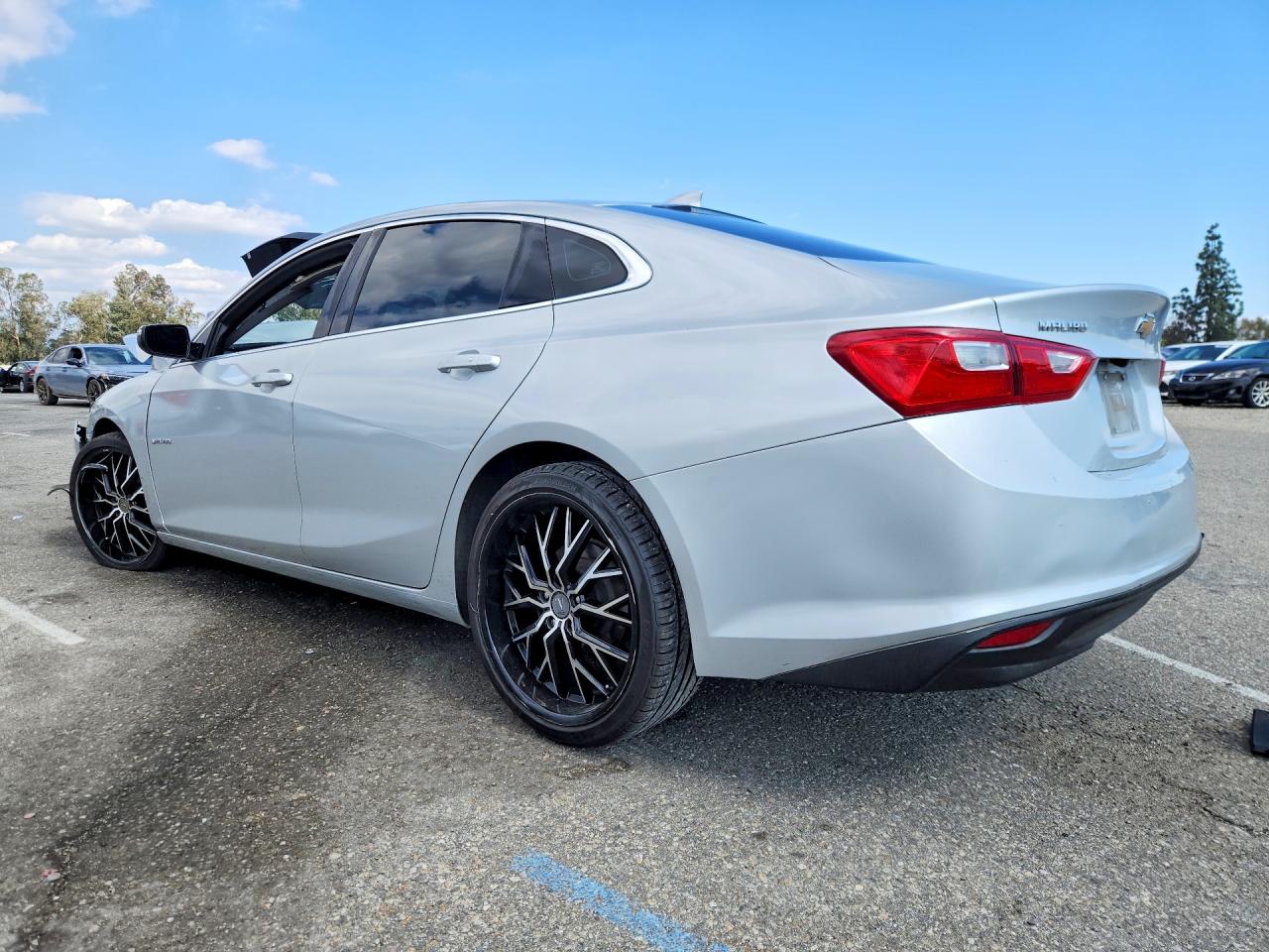2017 CHEVROLET MALIBU LT photo 3